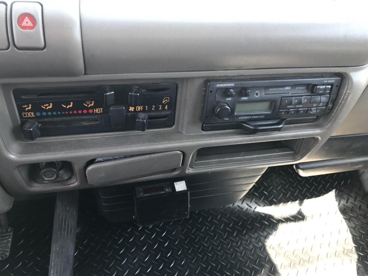 Isuzu NKR 3.1D Com Caixa de Frio · Ano 1997 — imagem 16