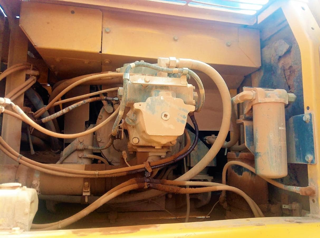ESPANHA · Komatsu PC 360 LC -10 — imagem 7