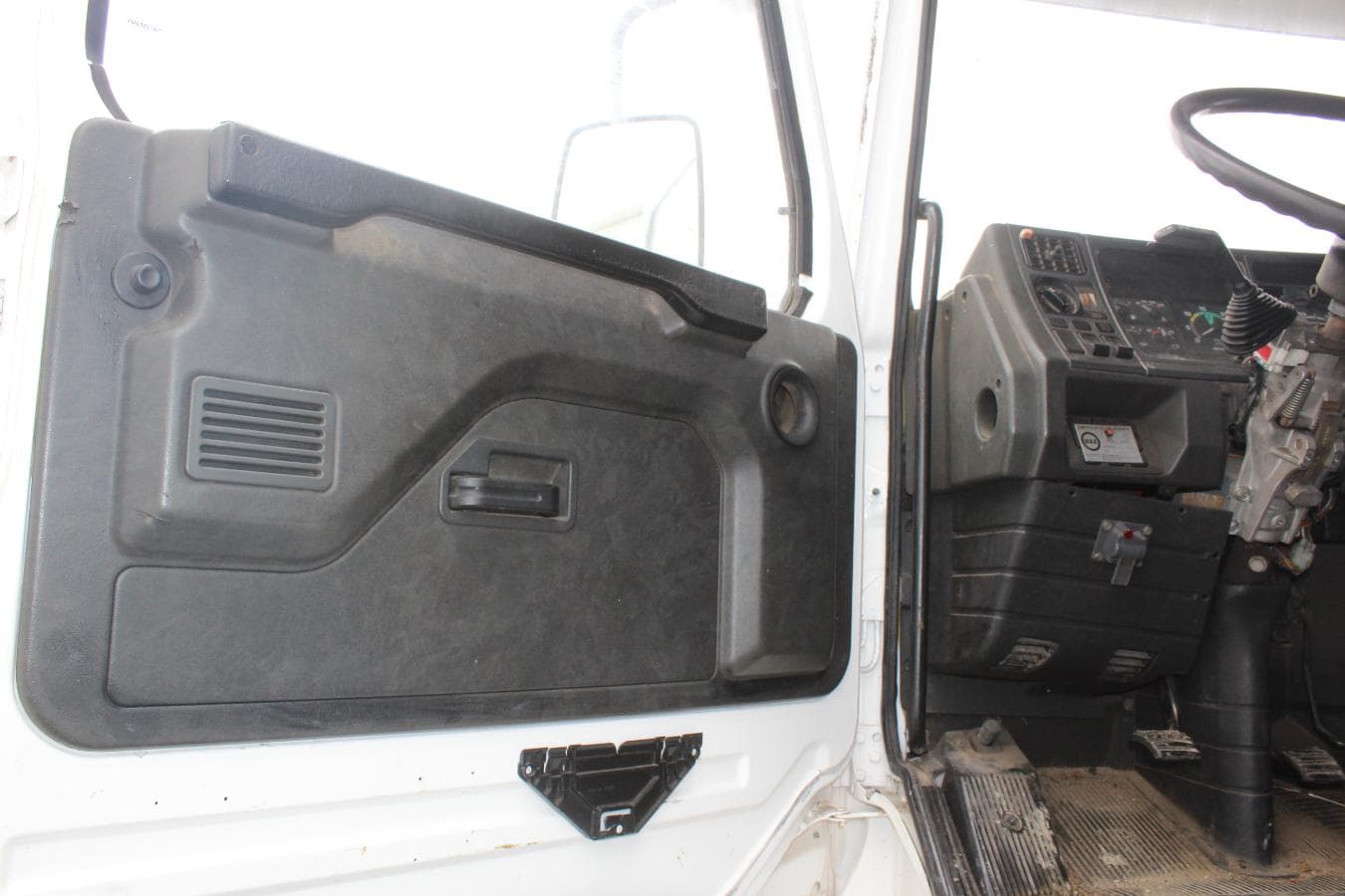 Scania RM 4x2 (113) — imagem 7