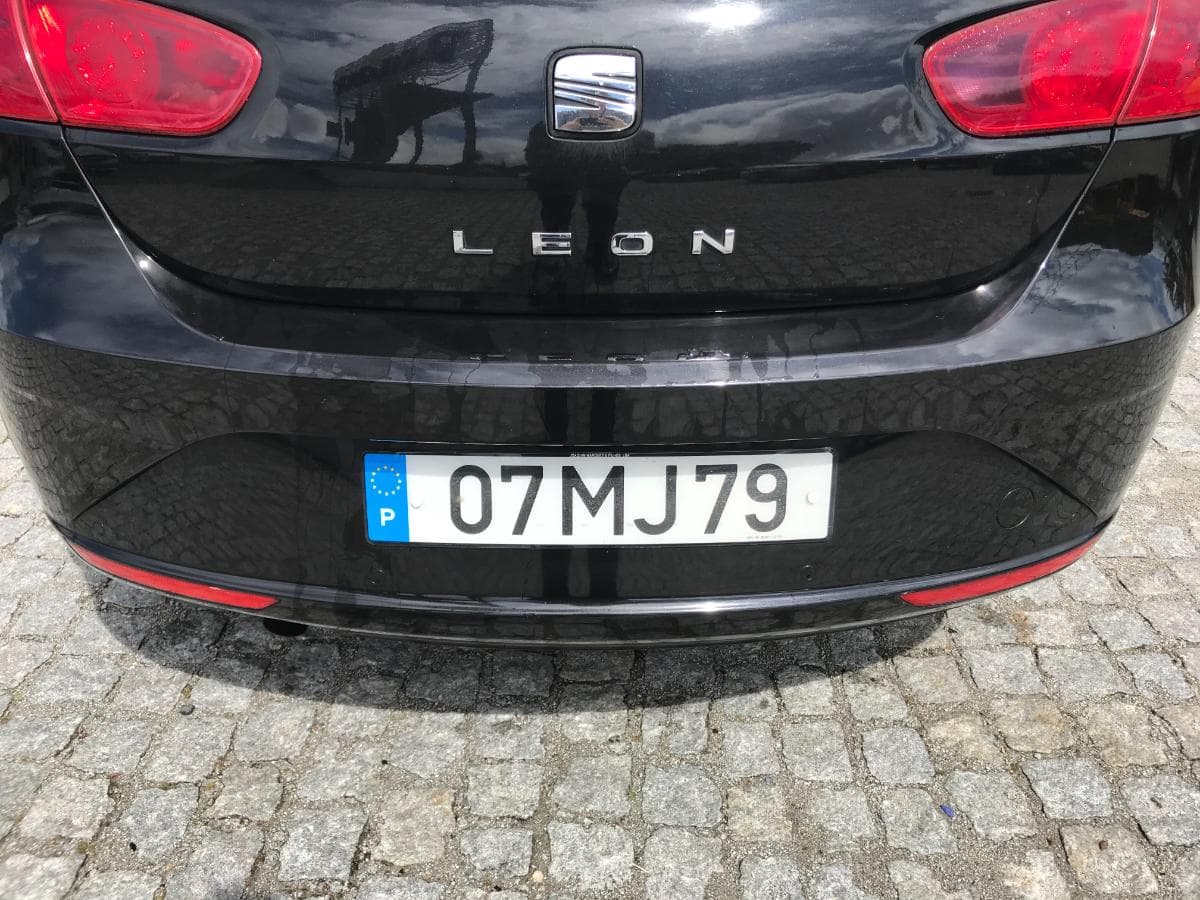 Seat Leon 1.6 TDI · Ano 2010 — imagem 7