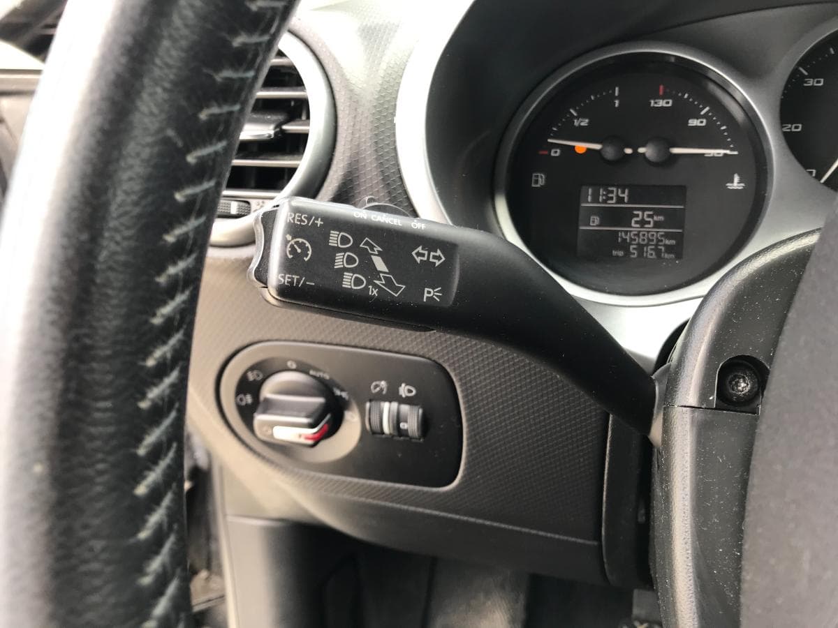 Seat Leon 1.6 TDI · Ano 2010 — imagem 25