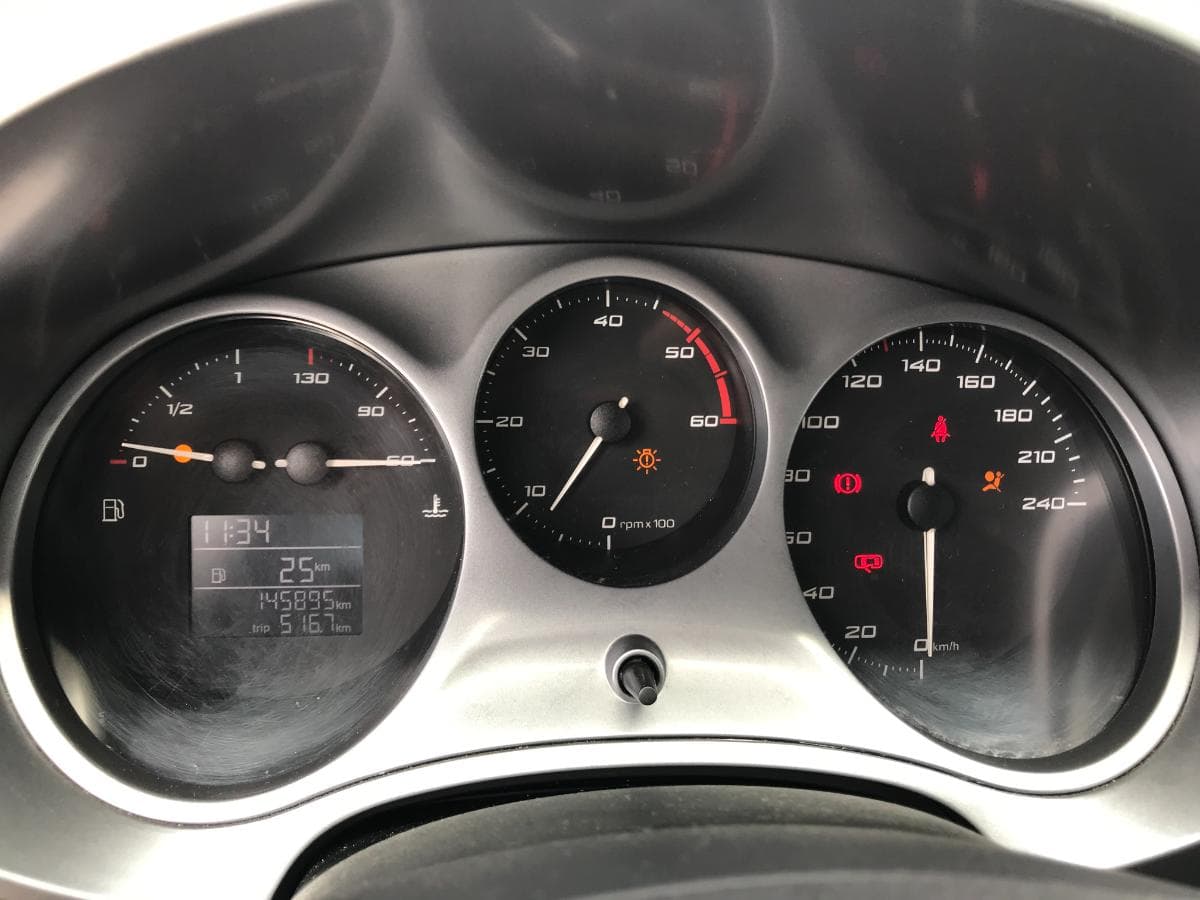 Seat Leon 1.6 TDI · Ano 2010 — imagem 28