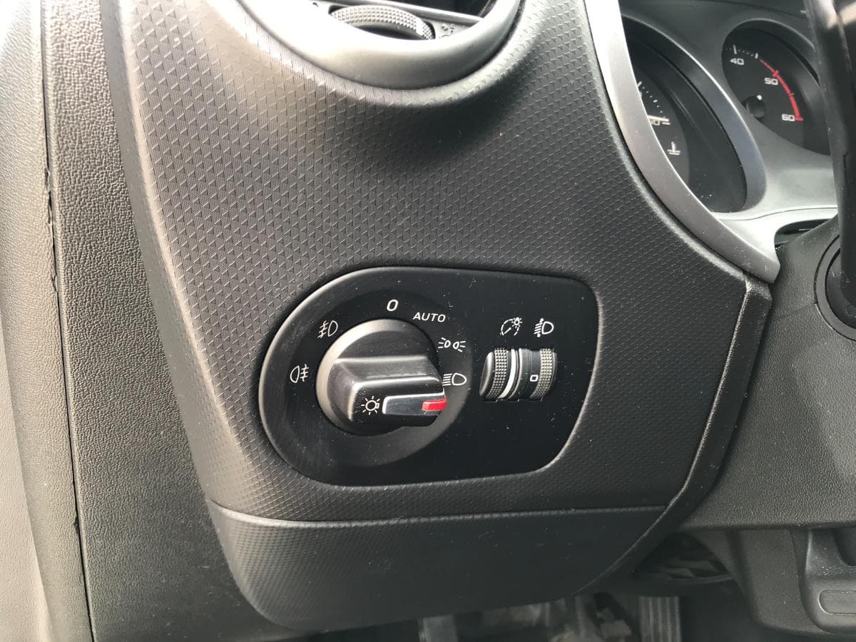 Seat Leon 1.6 TDI · Ano 2010 — imagem 30