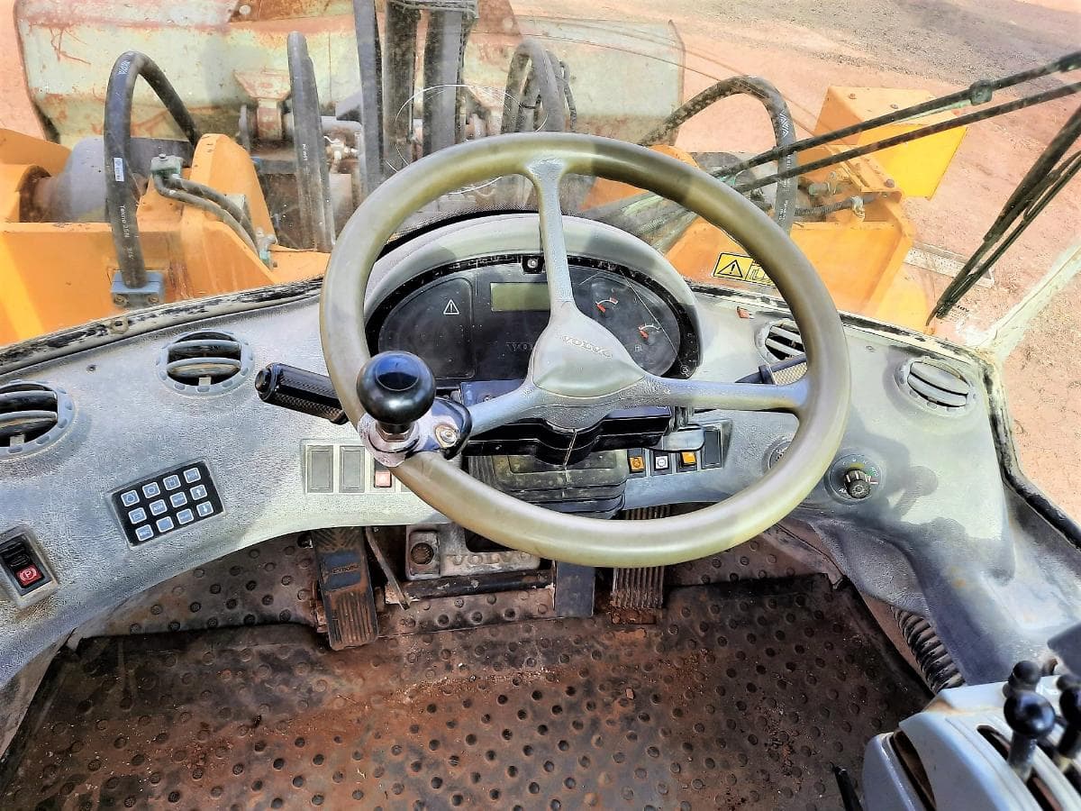 ESPANHA · Pala Volvo L180E — imagem 13