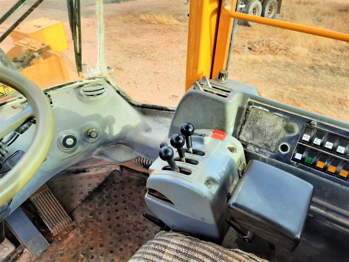 ESPANHA · Pala Volvo L180E — imagem 14