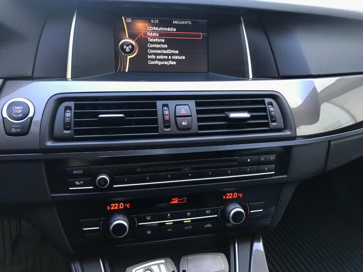 BMW 525D Touring · Ano 2013 — imagem 21