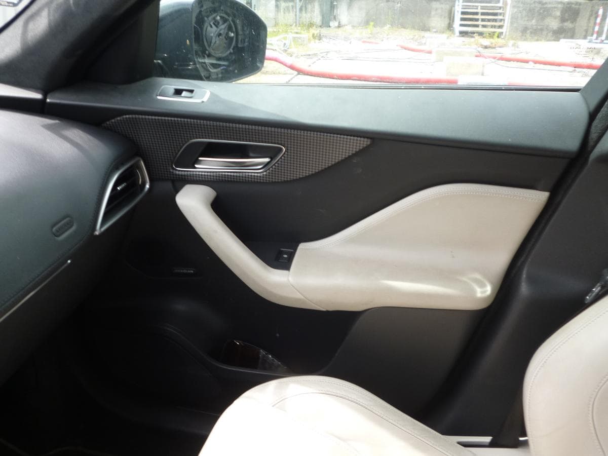 JAGUAR F-PACE — imagem 8