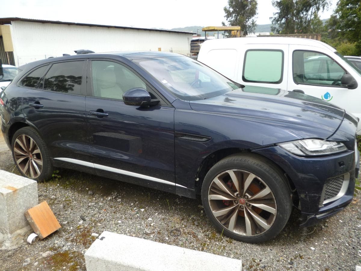 JAGUAR F-PACE — imagem 2