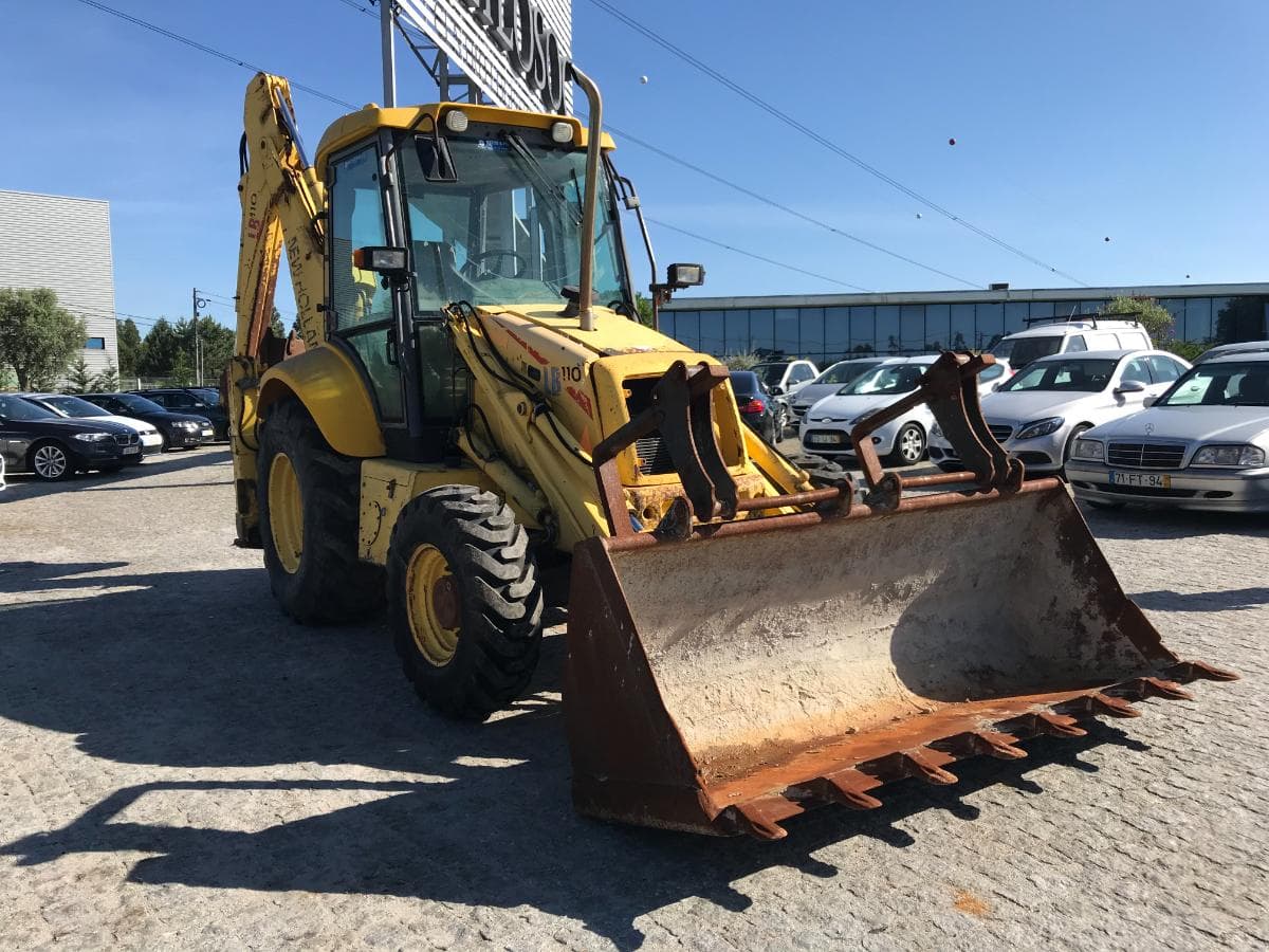 Retroescavadora New Holland LB110 — imagen 1