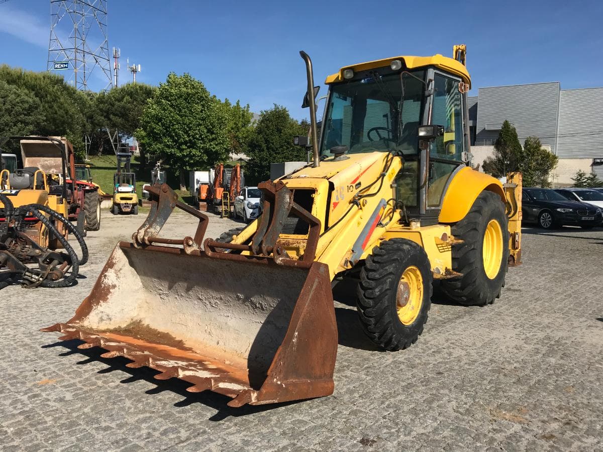 Retroescavadora New Holland LB110 — imagen 2