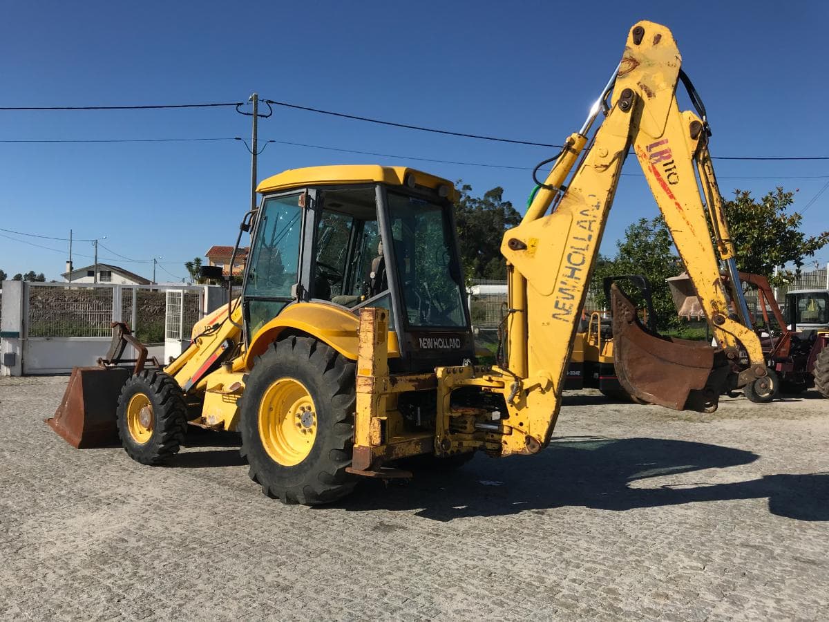 Retroescavadora New Holland LB110 — imagen 4