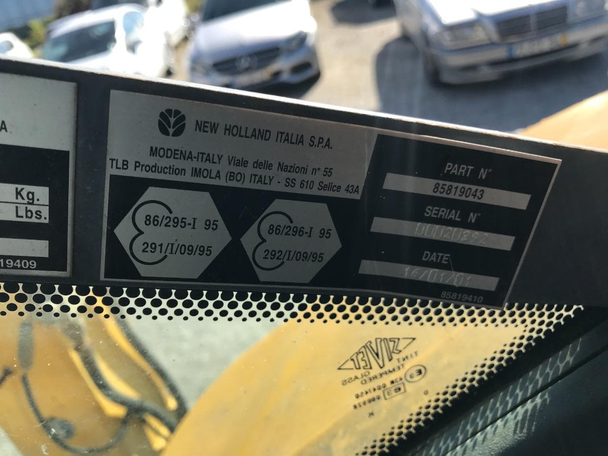 Retroescavadora New Holland LB110 — imagen 12