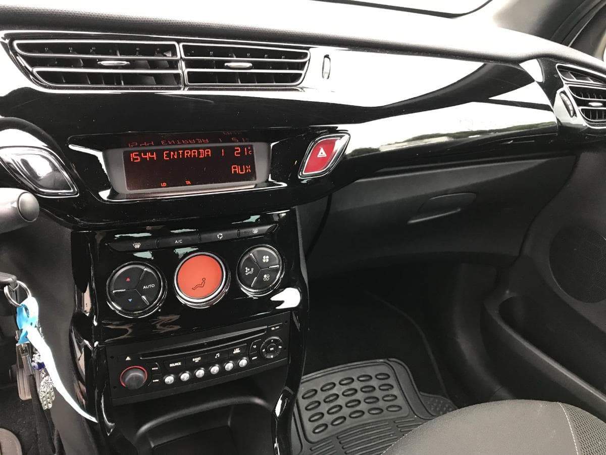 Citroën DS3 · Ano 2012 — imagem 17