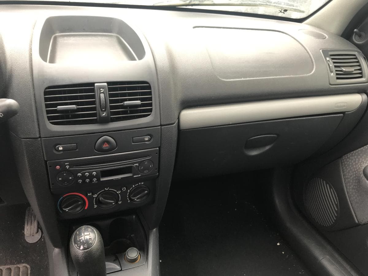 Renault Clio 1.5 DCI — image 14