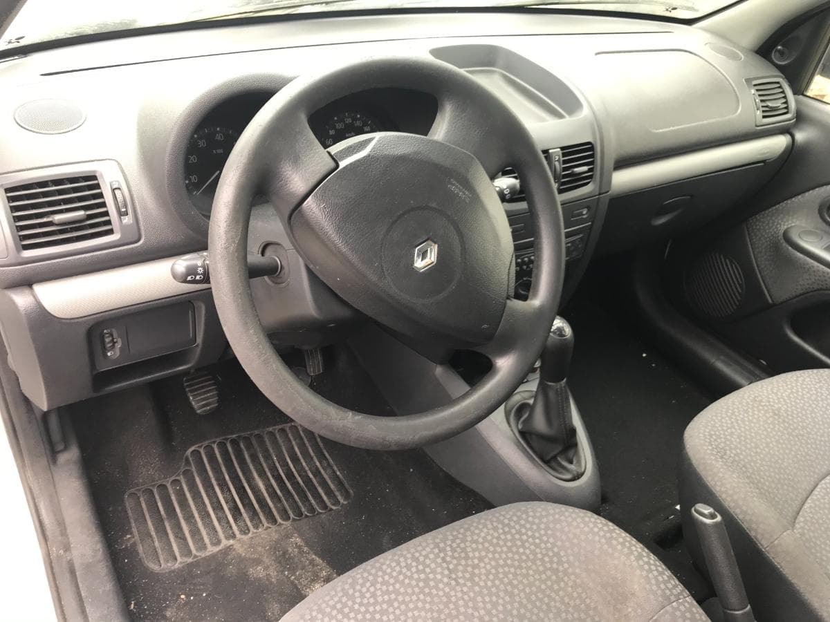 Renault Clio 1.5 DCI — image 15