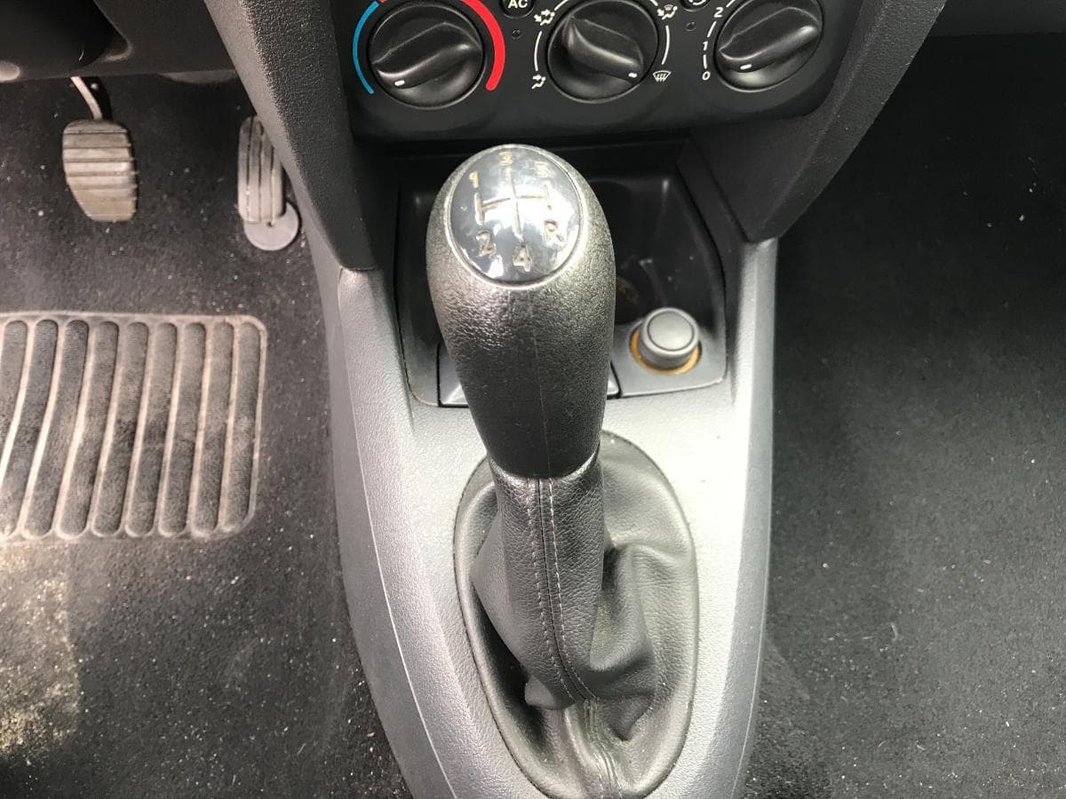 Renault Clio 1.5 DCI — image 20