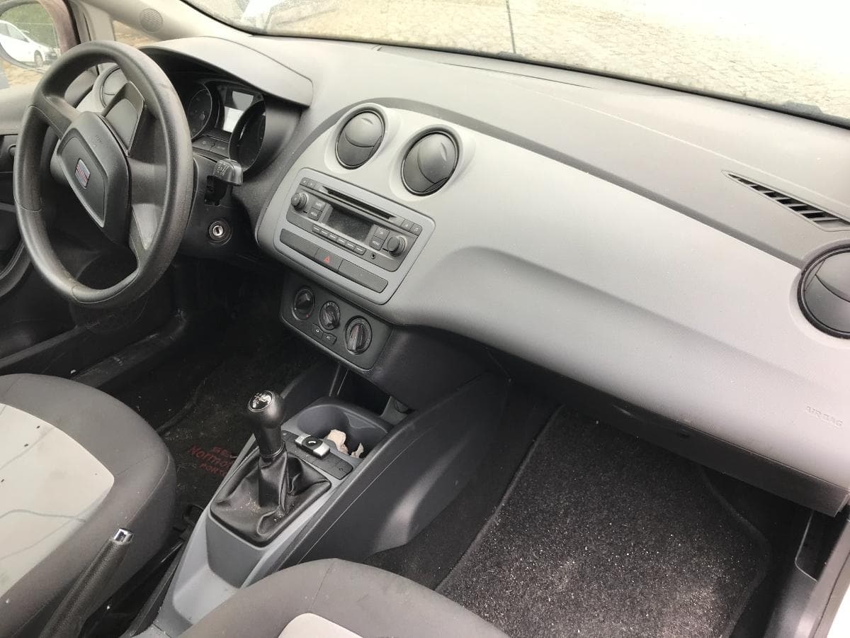 Seat Ibiza 1.6 TDI · Paredes — image 16