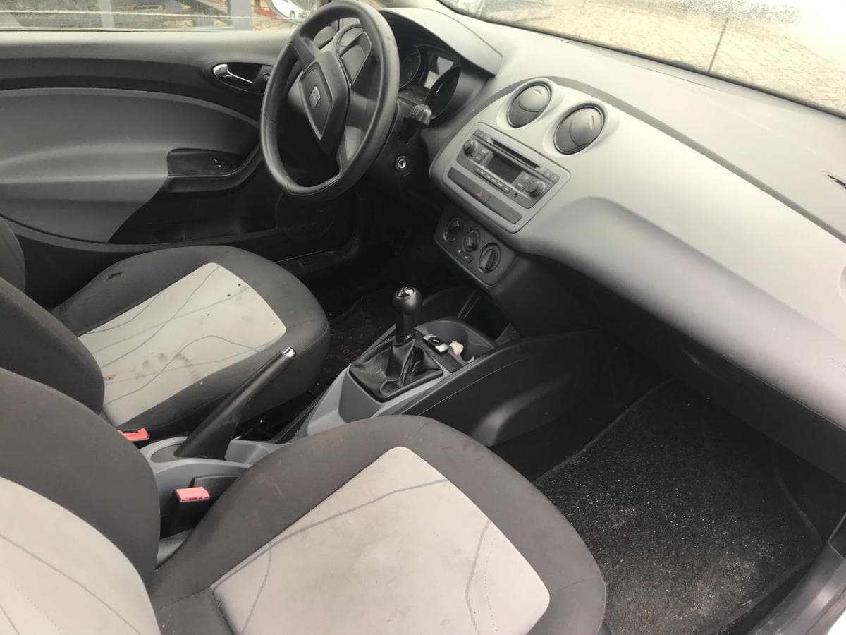 Seat Ibiza 1.6 TDI · Paredes — image 13