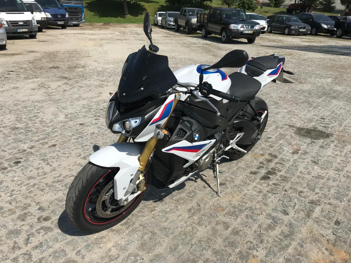 BMW S1000R · Ano 2018 — image 2