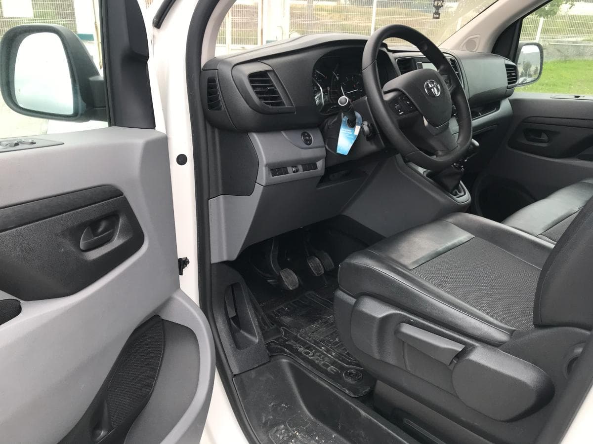 Toyota Proace 2.0D · Ano 2018 — image 10