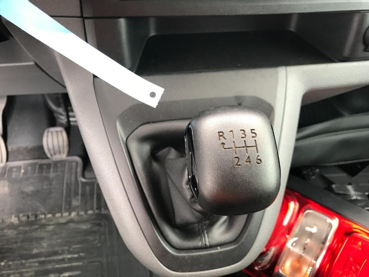 Toyota Proace 2.0D · Ano 2018 — image 17