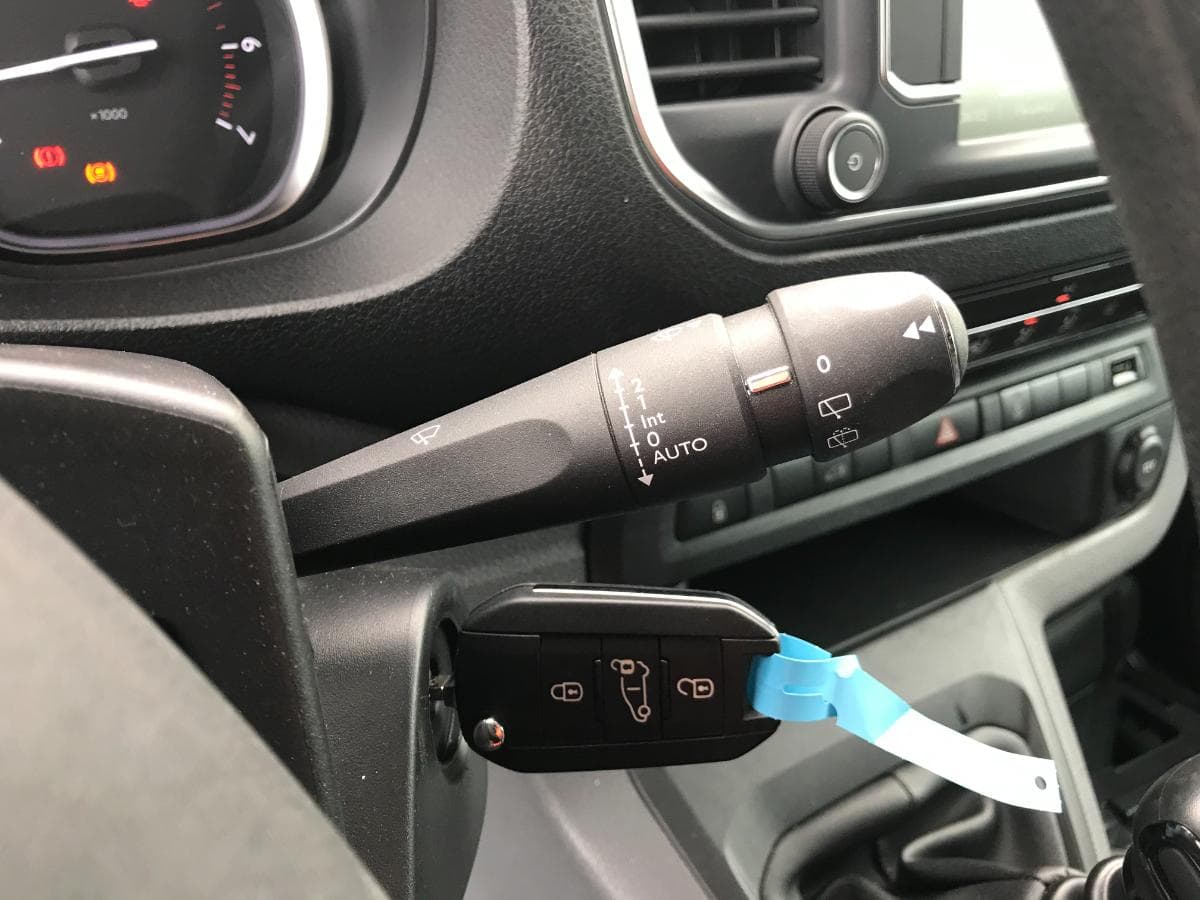 Toyota Proace 2.0D · Ano 2018 — image 19