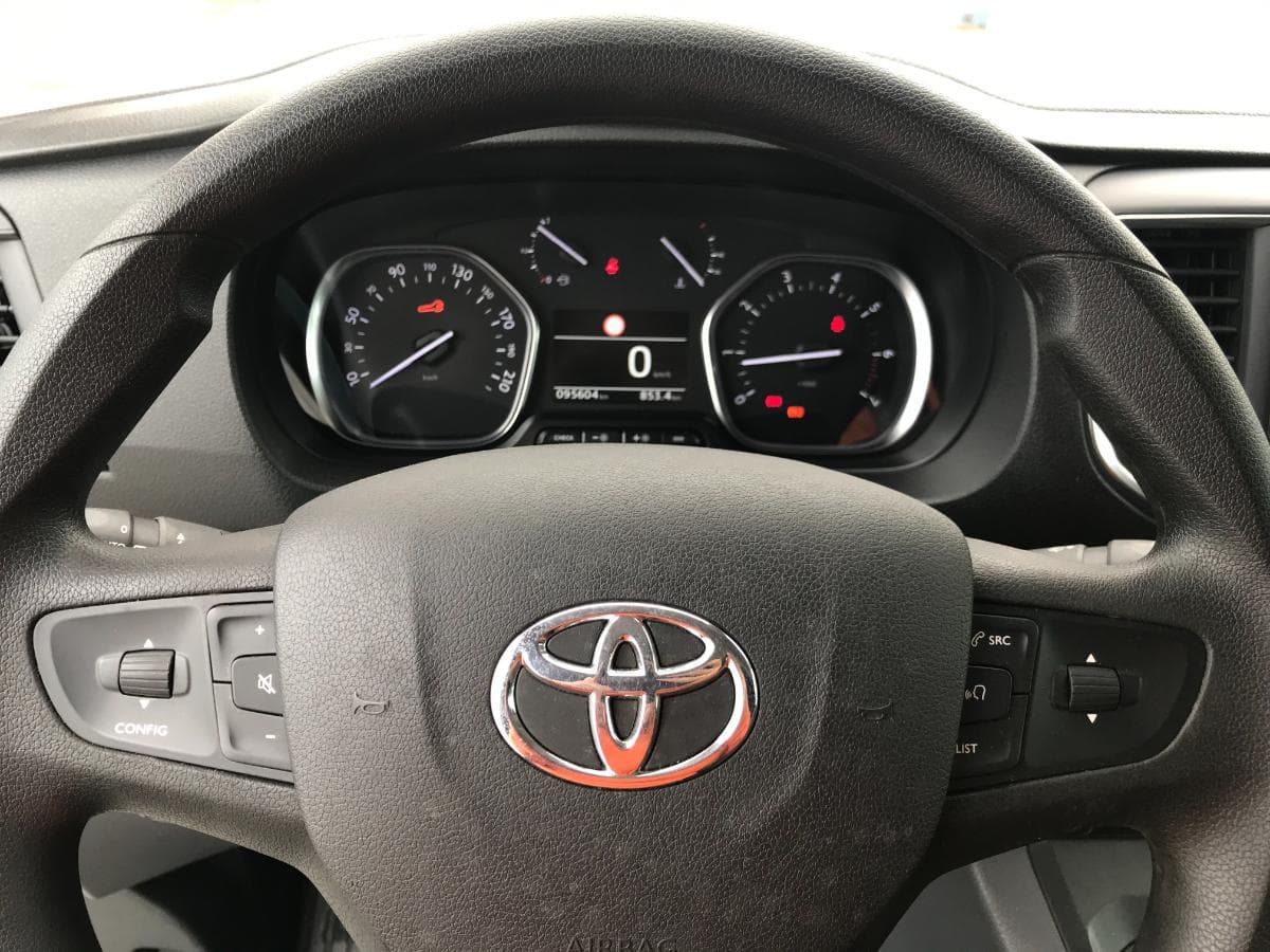 Toyota Proace 2.0D · Ano 2018 — image 22