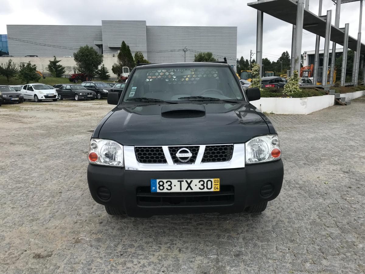 Nissan Pick Up 2.5 Di · Ano 2003 — imagem 2