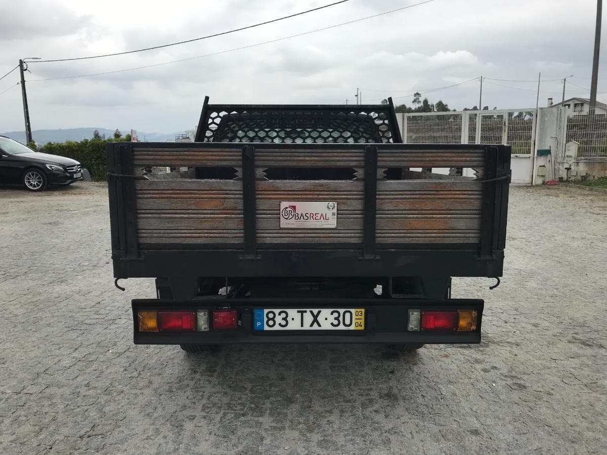 Nissan Pick Up 2.5 Di · Ano 2003 — imagem 5