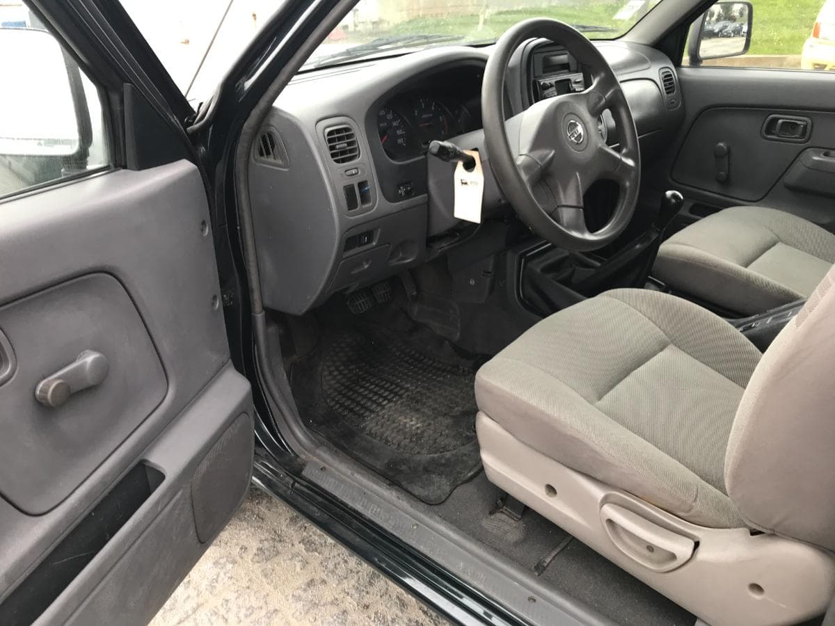 Nissan Pick Up 2.5 Di · Ano 2003 — imagem 12