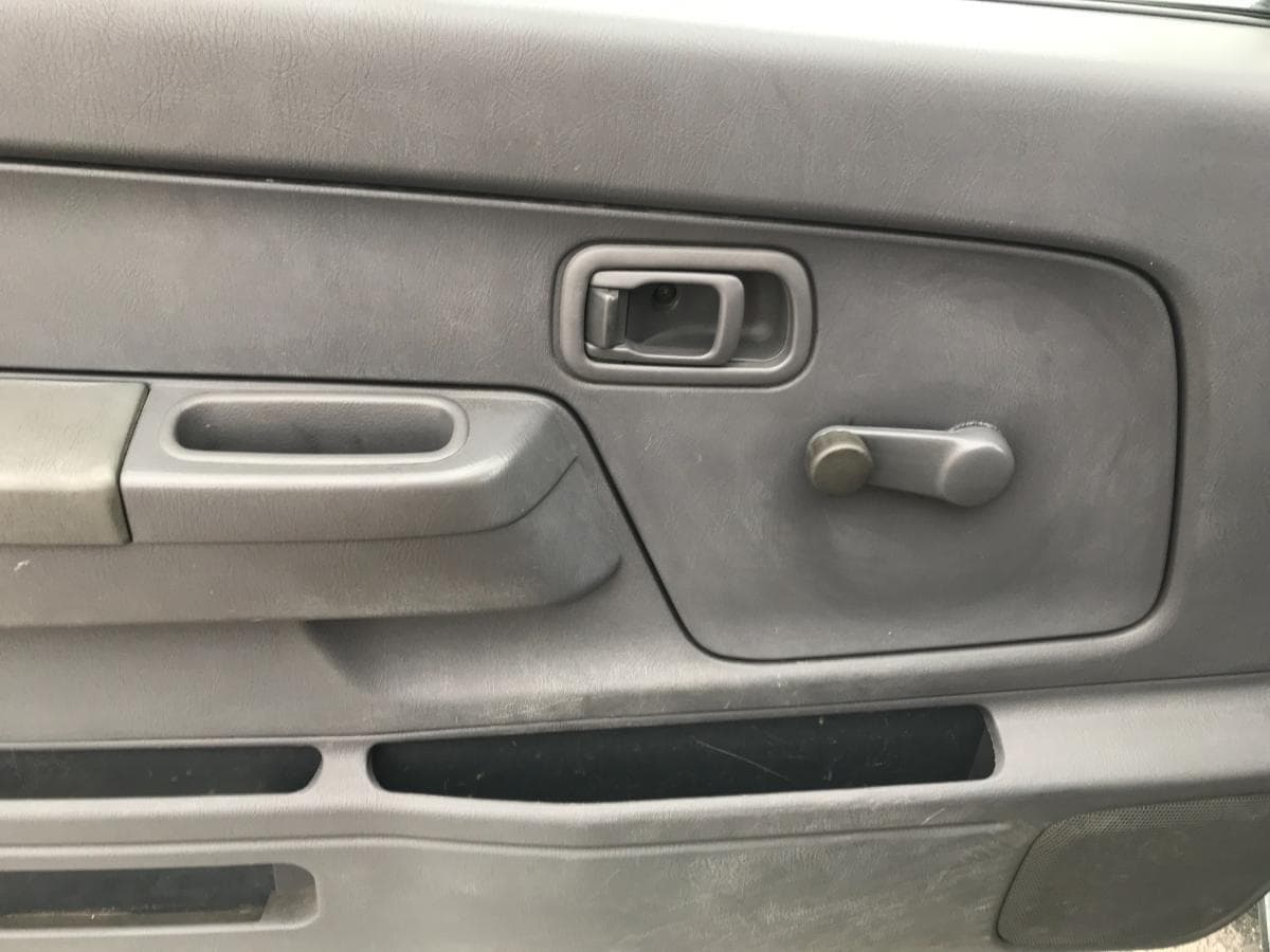 Nissan Pick Up 2.5 Di · Ano 2003 — imagem 14