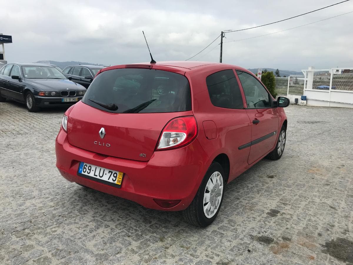 Renault Clio 1.5 DCI · Ano 2011 — imagem 4