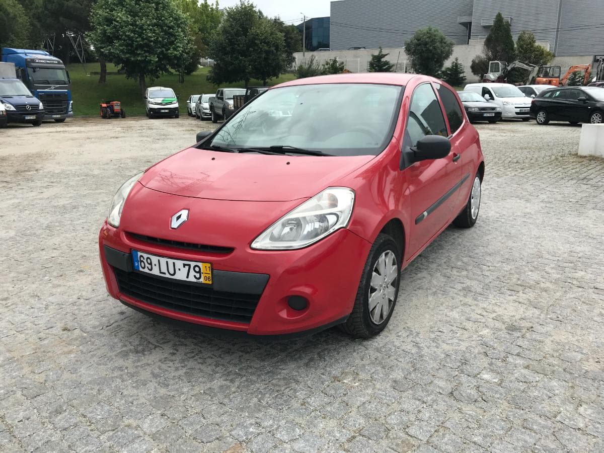 Renault Clio 1.5 DCI · Ano 2011 — imagem 3