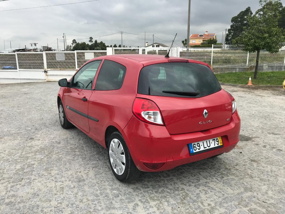 Renault Clio 1.5 DCI · Ano 2011 — imagem 6