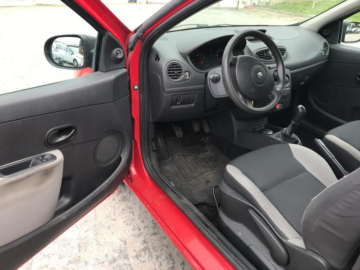 Renault Clio 1.5 DCI · Ano 2011 — imagem 12