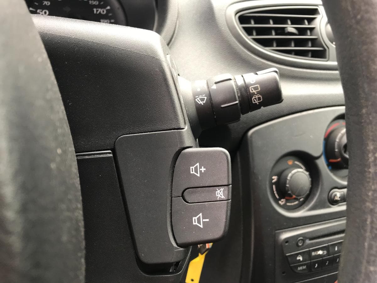 Renault Clio 1.5 DCI · Ano 2011 — imagem 16