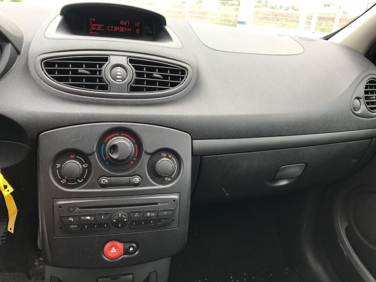 Renault Clio 1.5 DCI · Ano 2011 — imagem 20