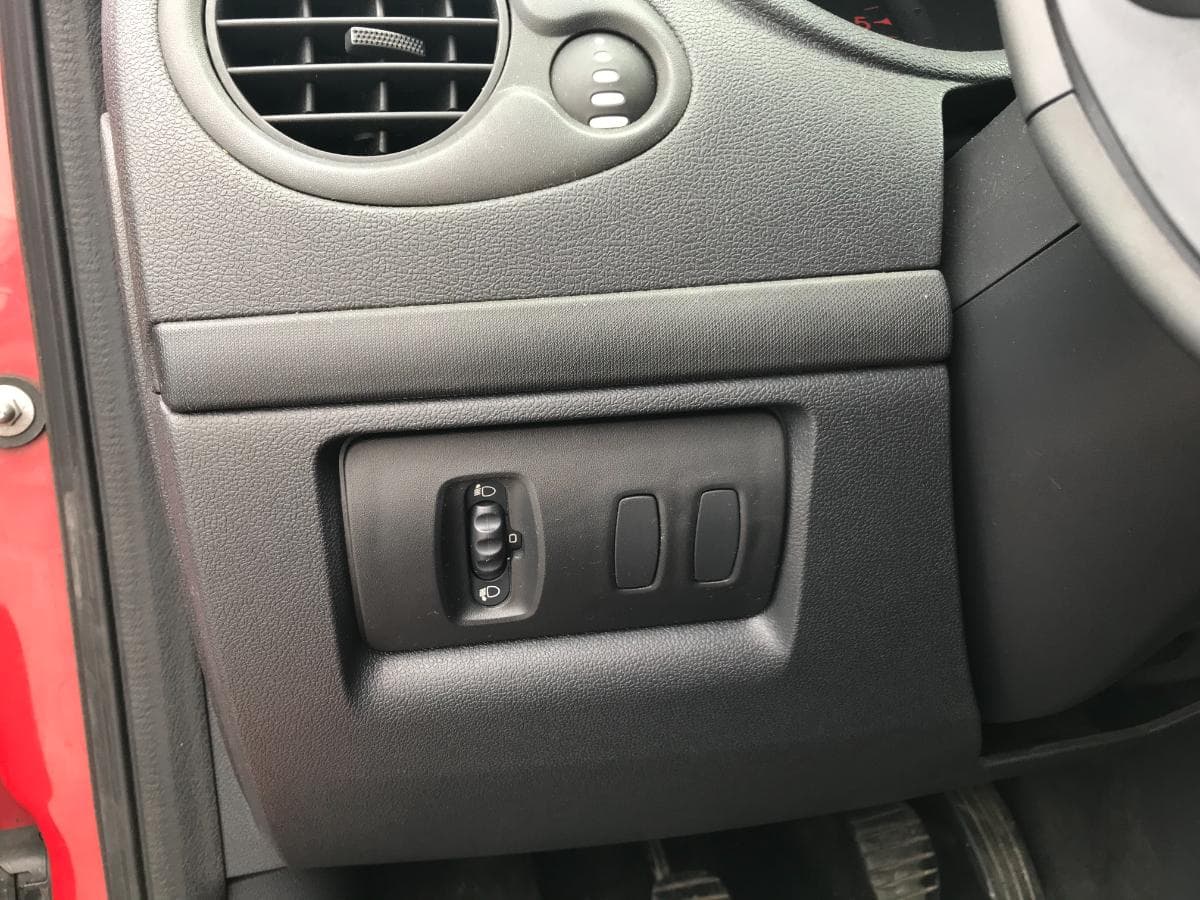 Renault Clio 1.5 DCI · Ano 2011 — imagem 21