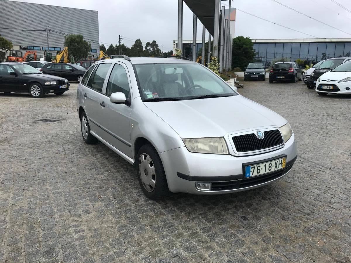 Skoda Fabia 1.2 · Ano 2004 — imagem 1