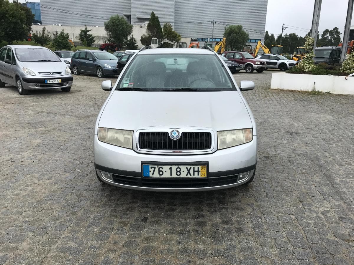 Skoda Fabia 1.2 · Ano 2004 — imagem 2