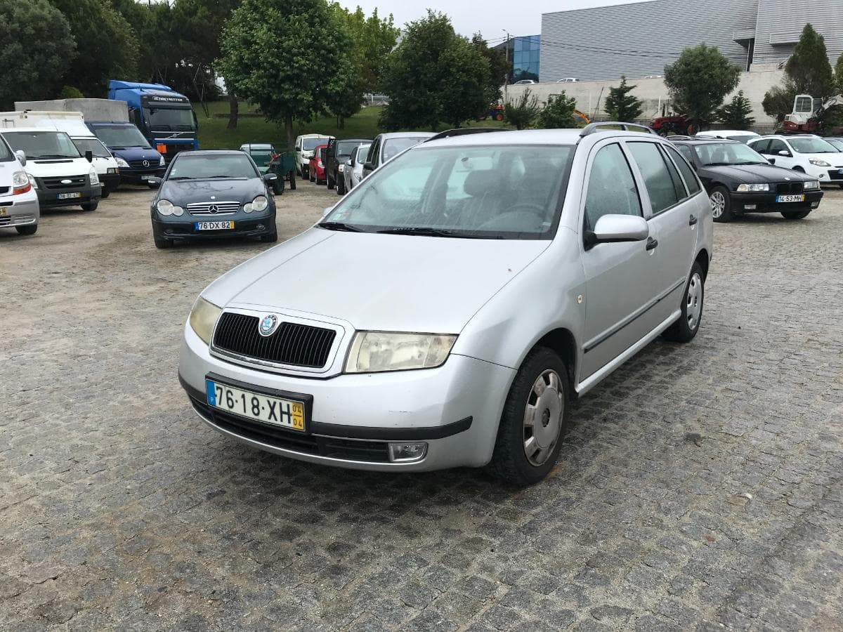 Skoda Fabia 1.2 · Ano 2004 — imagem 3