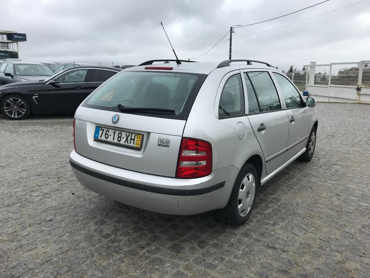 Skoda Fabia 1.2 · Ano 2004 — imagem 4