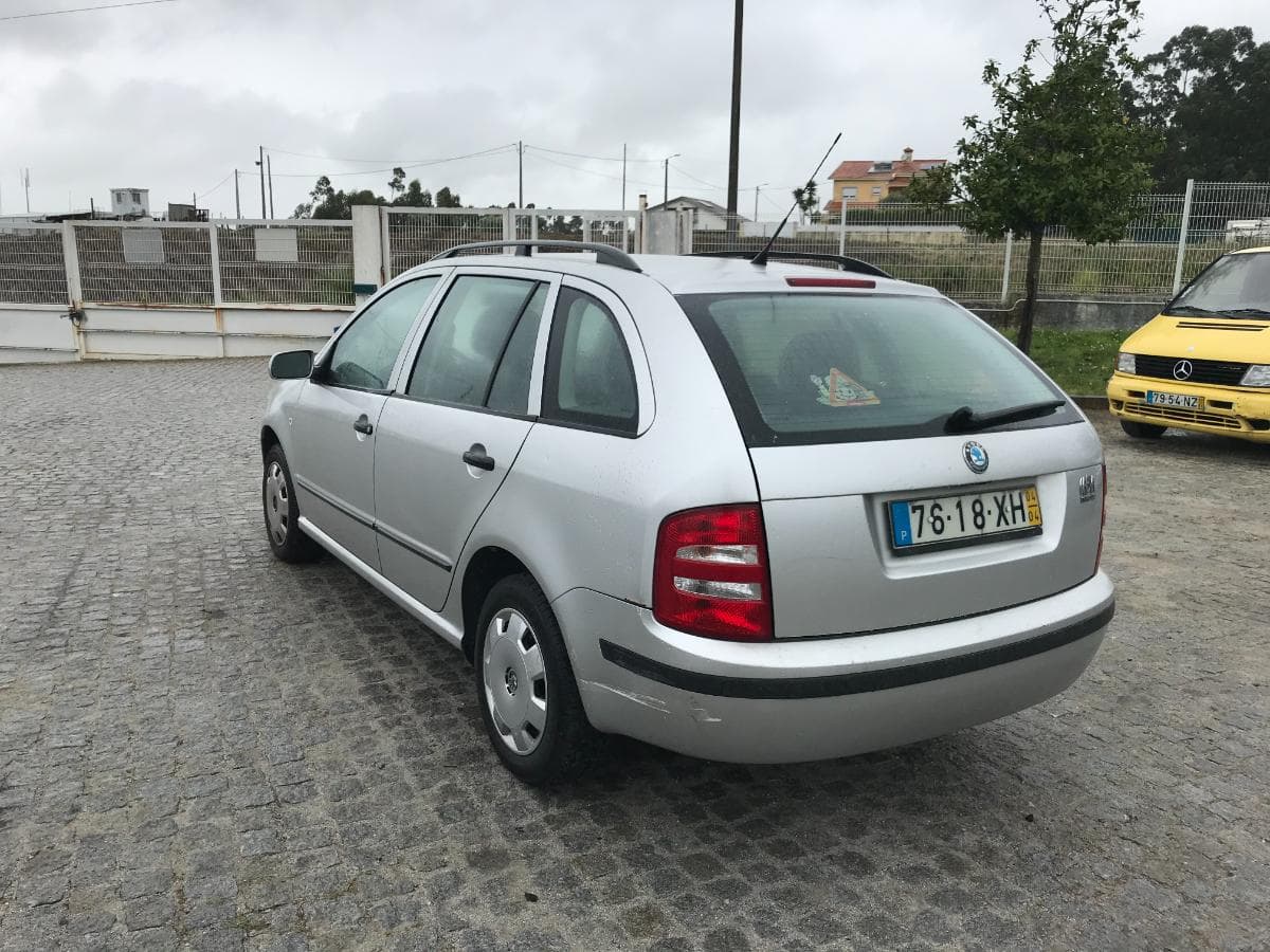 Skoda Fabia 1.2 · Ano 2004 — imagem 6