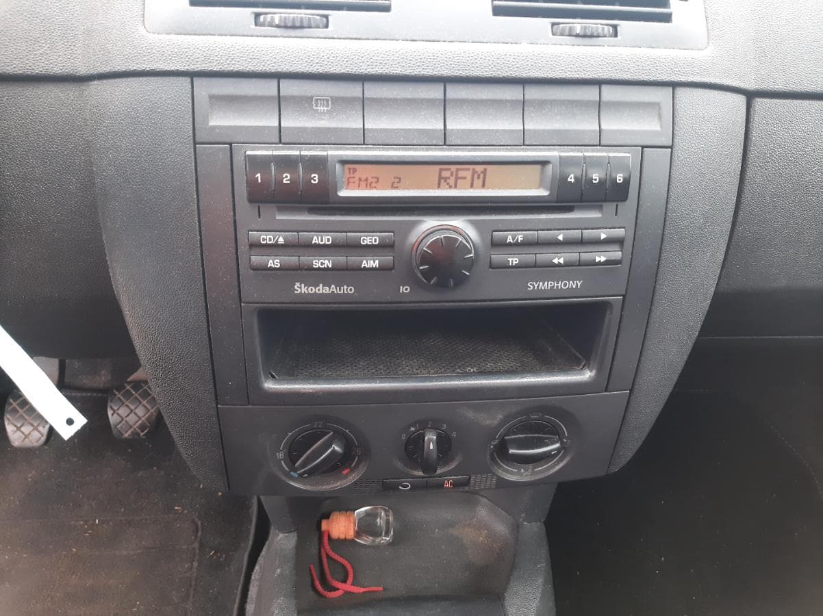 Skoda Fabia 1.2 · Ano 2004 — imagem 17