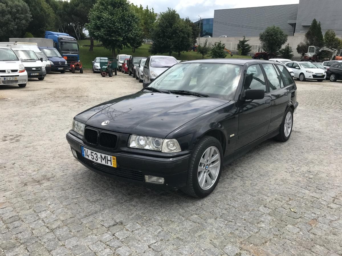 BMW 318D Touring · Ano 1998 — imagem 3