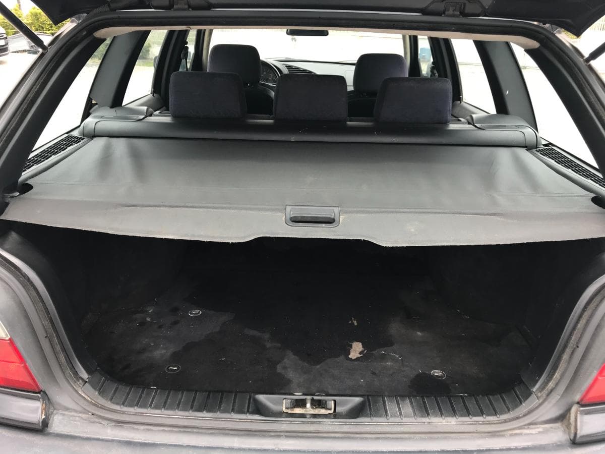 BMW 318D Touring · Ano 1998 — imagem 8