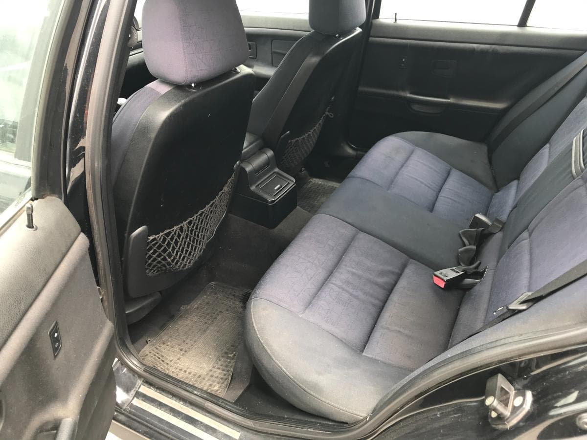 BMW 318D Touring · Ano 1998 — imagem 14