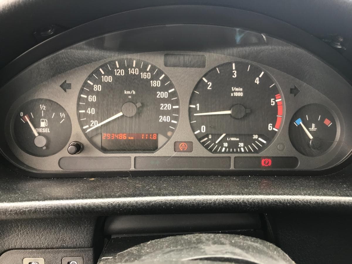 BMW 318D Touring · Ano 1998 — imagem 20