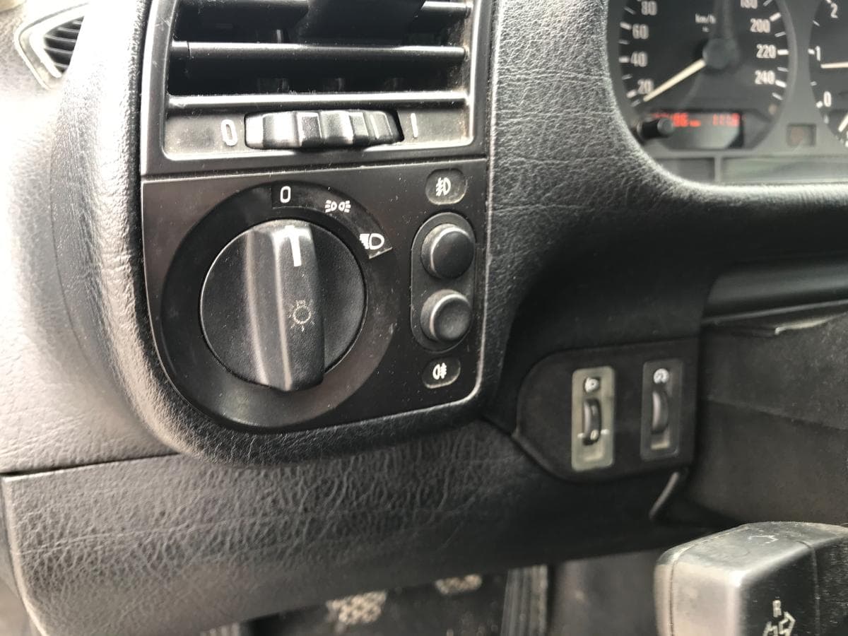 BMW 318D Touring · Ano 1998 — imagem 23