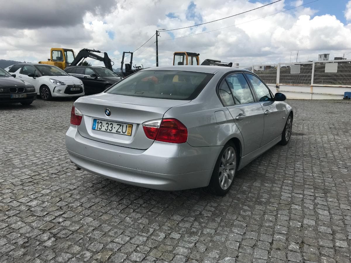 BMW 320 D · Ano 2005 — imagem 4